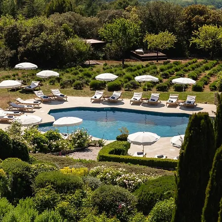 Capelongue, A Beaumier & Hotel Bonnieux